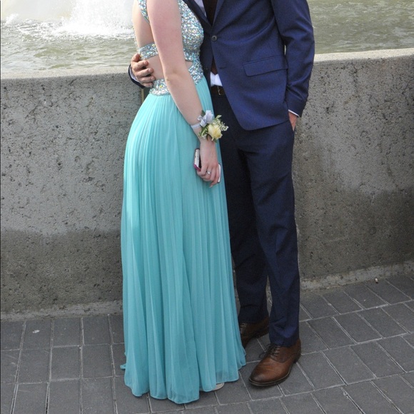 Betsy & Adam prom/grad dress - Picture 4 of 4